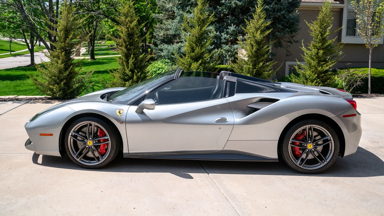 2018 Ferrari 488 Spider - Image 6 of 31