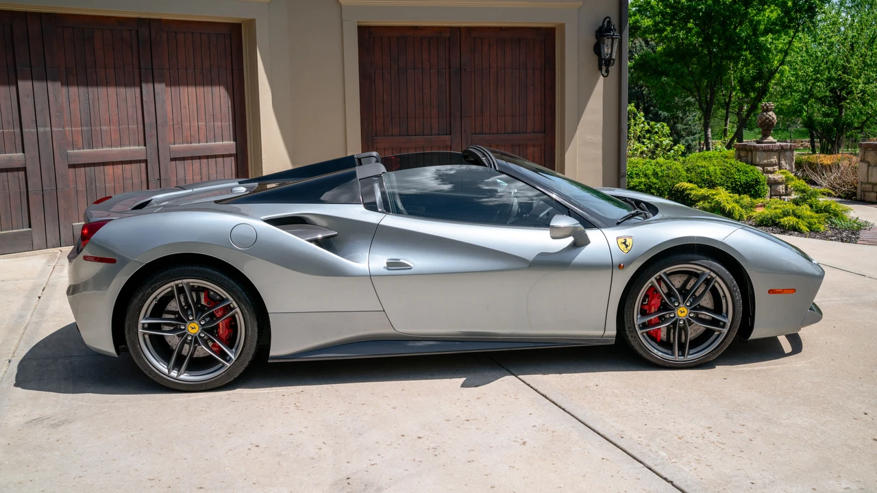 2018 Ferrari 488 Spider - Image 5 of 31