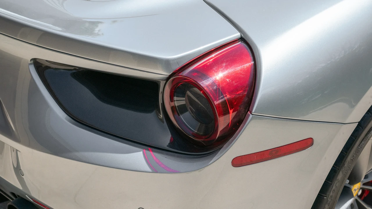 2018 Ferrari 488 Spider - Image 23 of 31