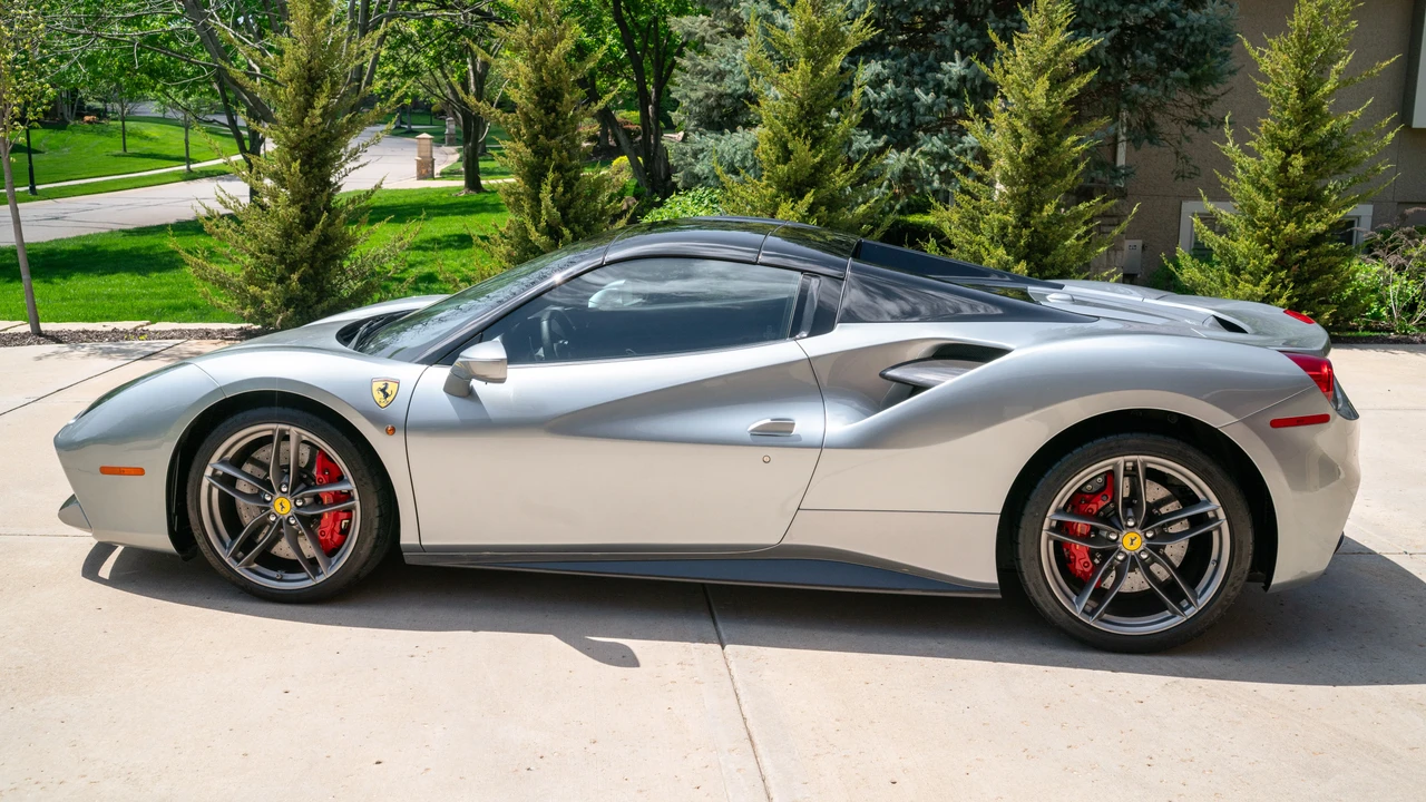 2018 Ferrari 488 Spider - Image 15 of 31