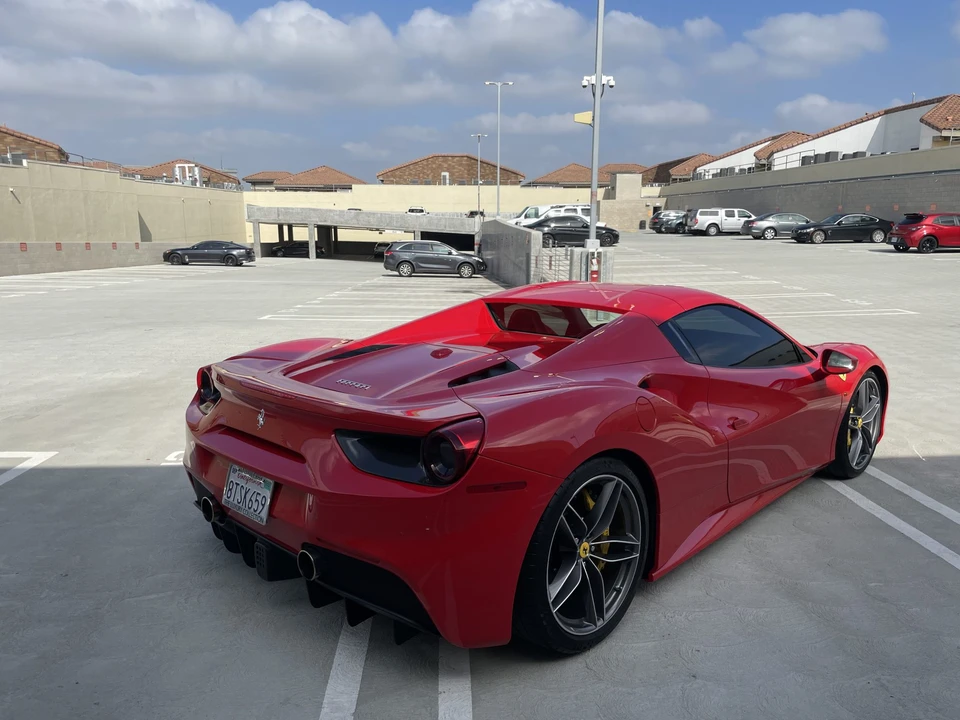 2018 Ferrari 488 Spider - Image 14 of 31