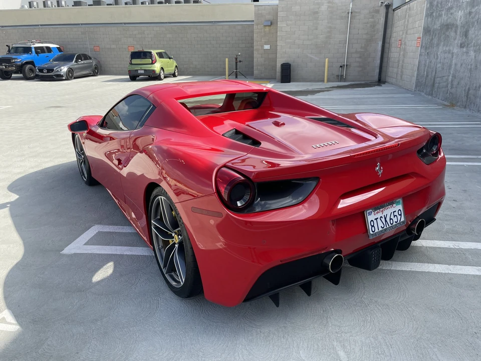 2018 Ferrari 488 Spider - Image 8 of 31