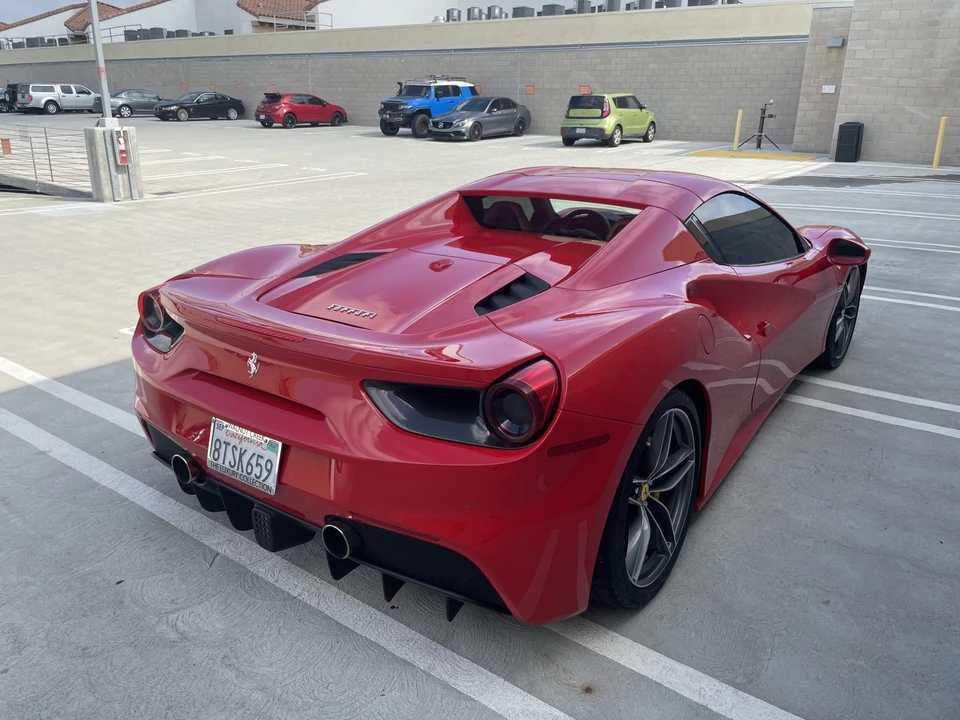 2018 Ferrari 488 Spider - Image 13 of 31