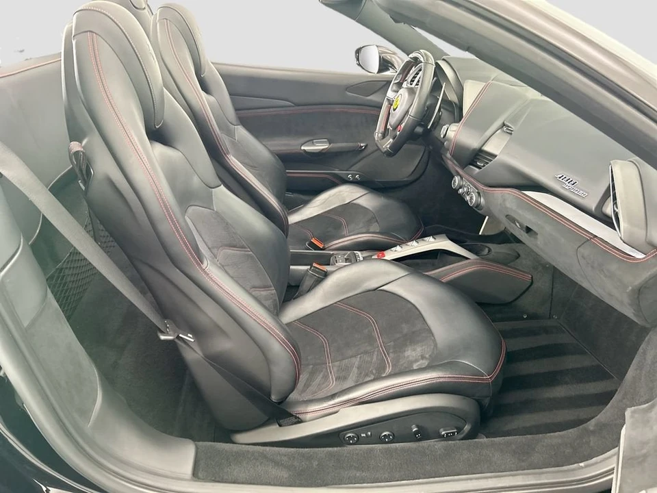 2018 Ferrari 488 Spider - Image 25 of 31