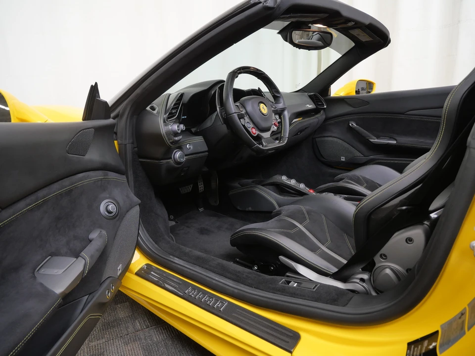 2018 Ferrari 488 Spider - Image 18 of 31