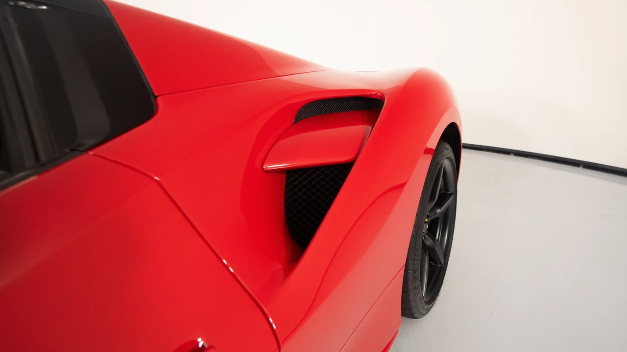 2018 Ferrari 488 Spider - Image 16 of 31