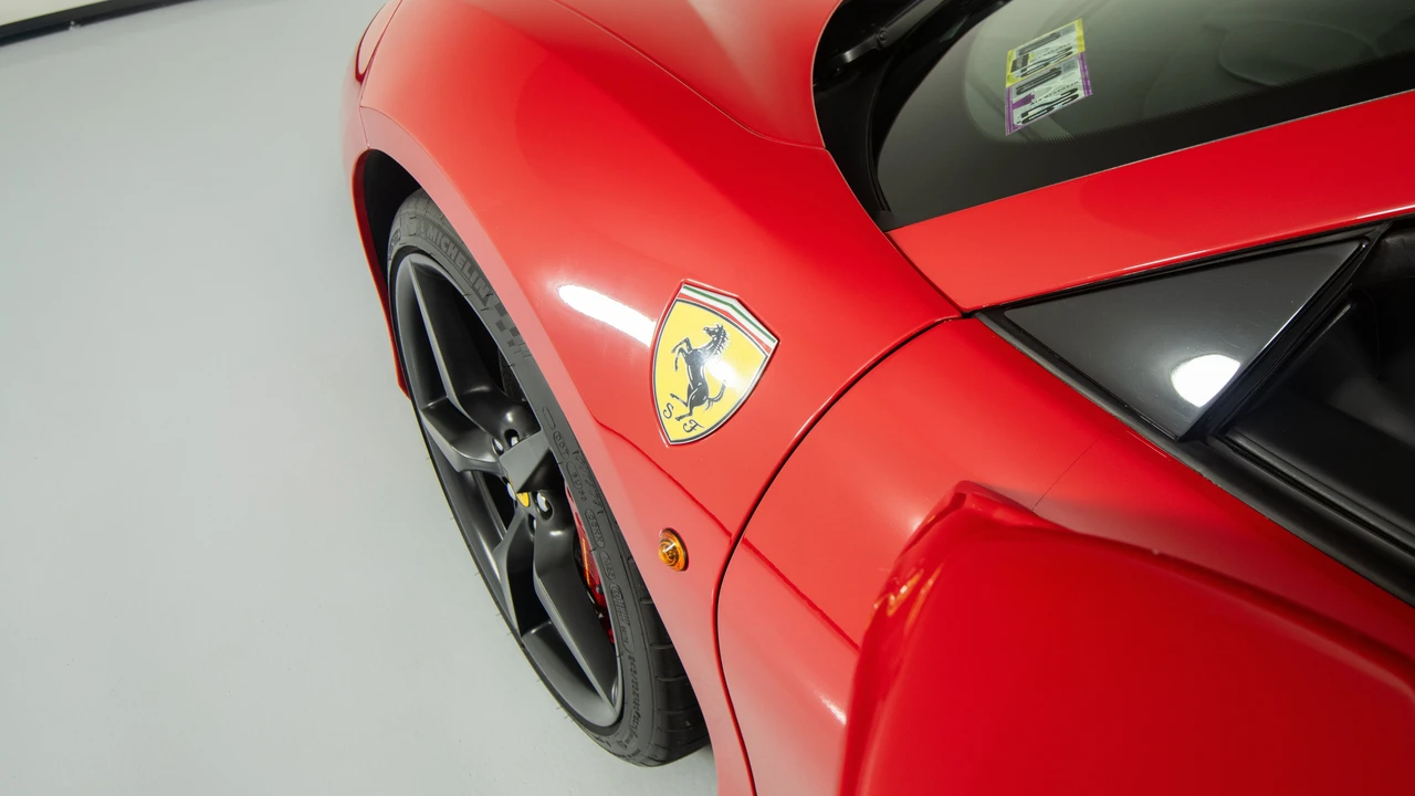 2018 Ferrari 488 Spider - Image 13 of 31