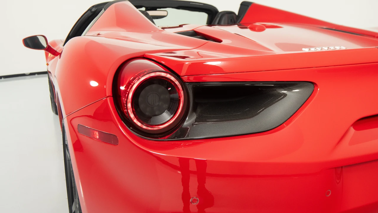 2018 Ferrari 488 Spider - Image 15 of 31