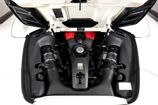 2018 Ferrari 488 Spider - Image 9 of 31