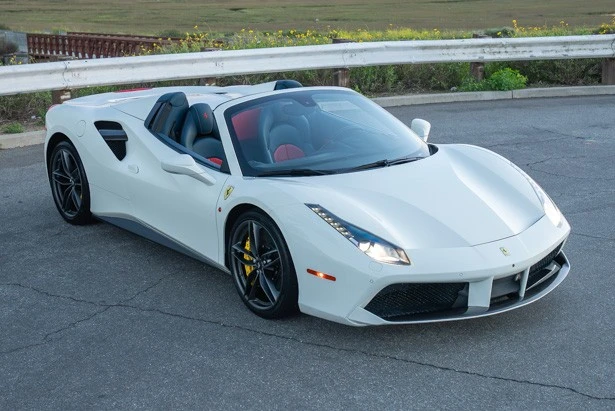 2018 Ferrari 488 Spider - Image 23 of 31