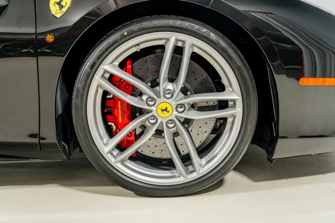 2018 Ferrari 488 Spider - Image 24 of 31