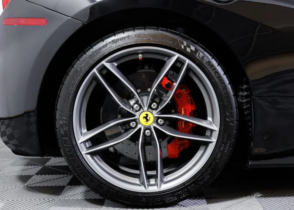 2018 Ferrari 488 Spider - Image 12 of 31