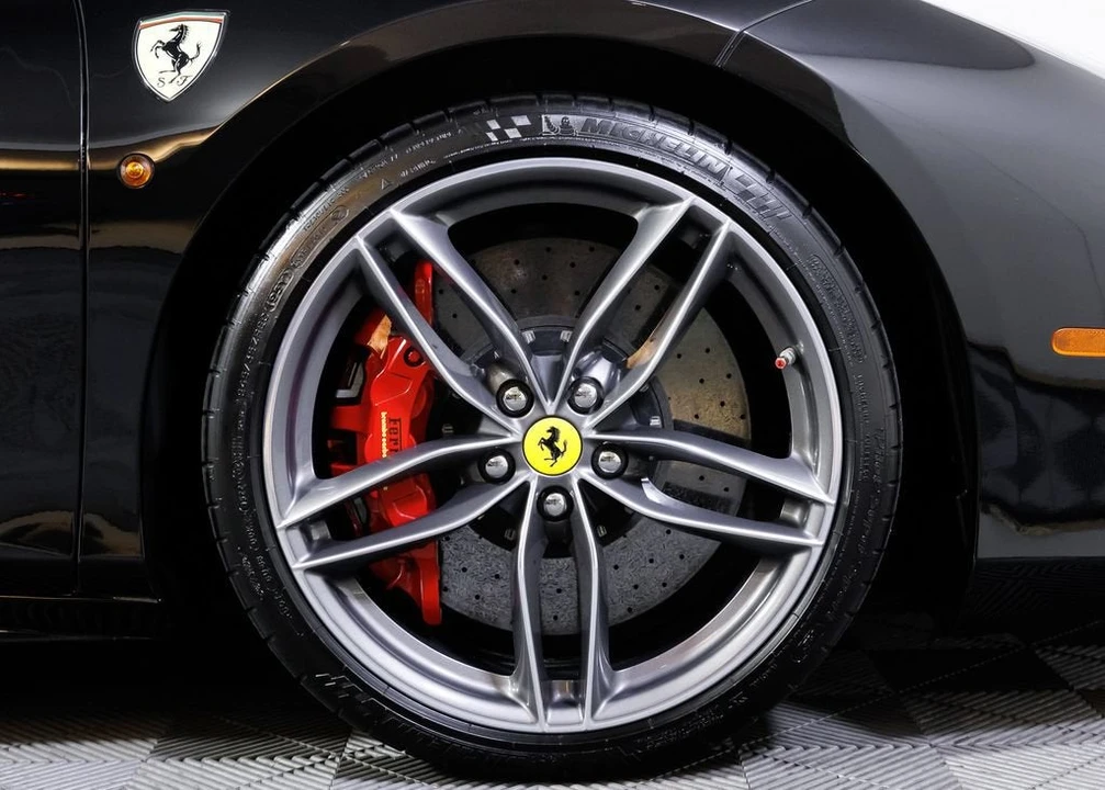 2018 Ferrari 488 Spider - Image 11 of 31