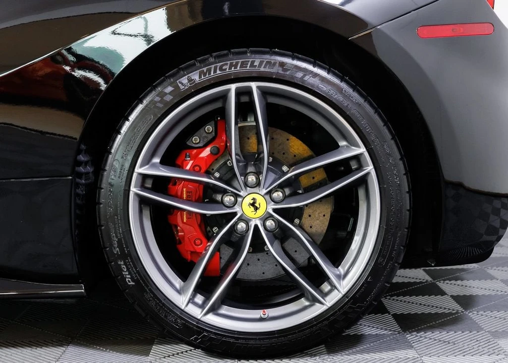 2018 Ferrari 488 Spider - Image 10 of 31