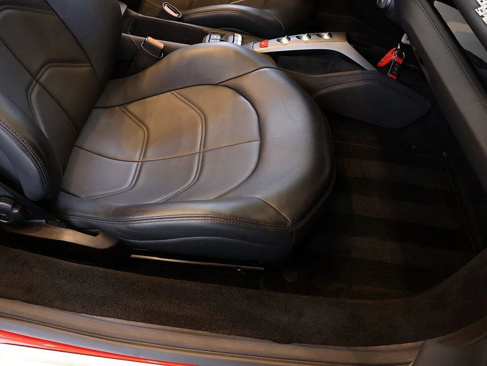 2018 Ferrari 488 Spider - Image 26 of 31