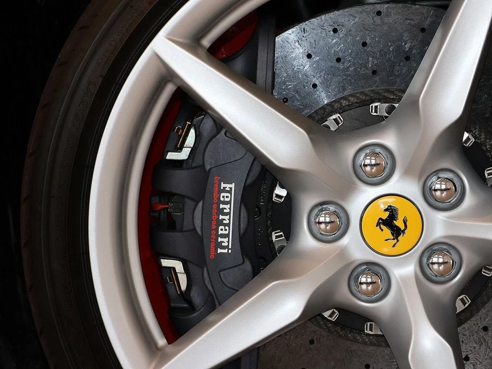 2018 Ferrari 488 Spider - Image 12 of 31