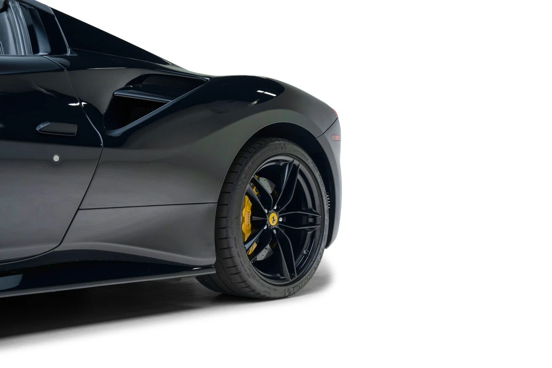 2018 Ferrari 488 Spider - Image 18 of 31