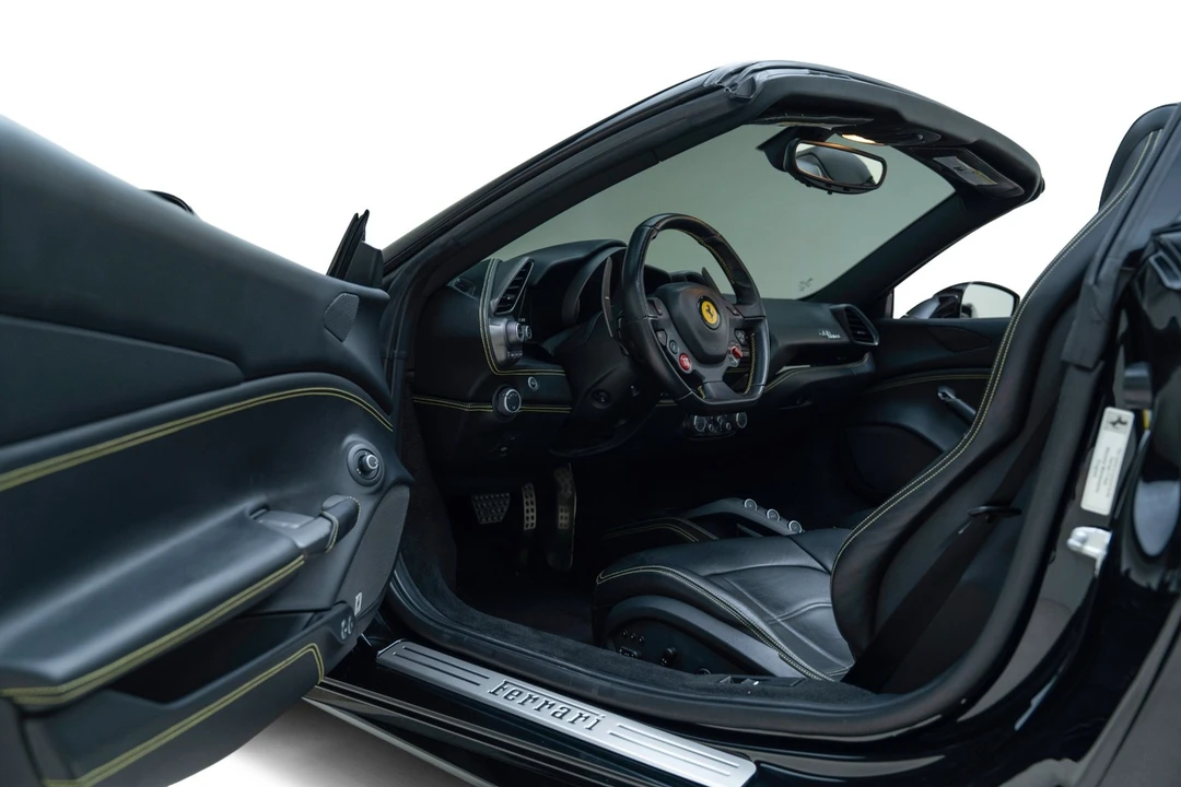 2018 Ferrari 488 Spider - Image 29 of 31