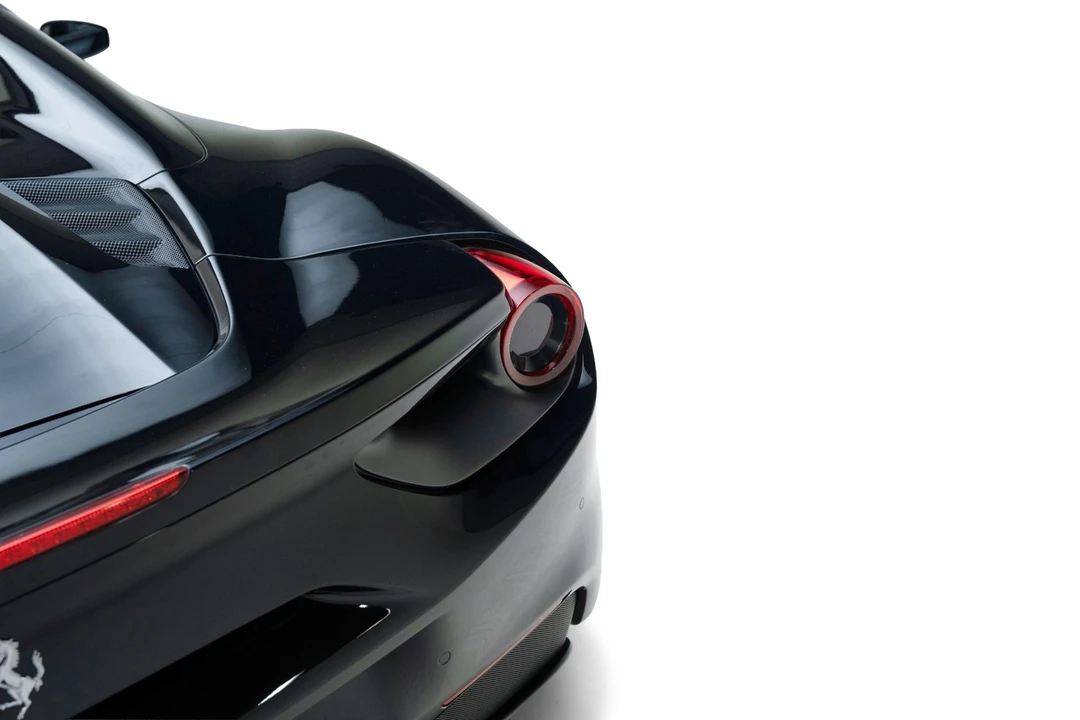 2018 Ferrari 488 Spider - Image 11 of 31
