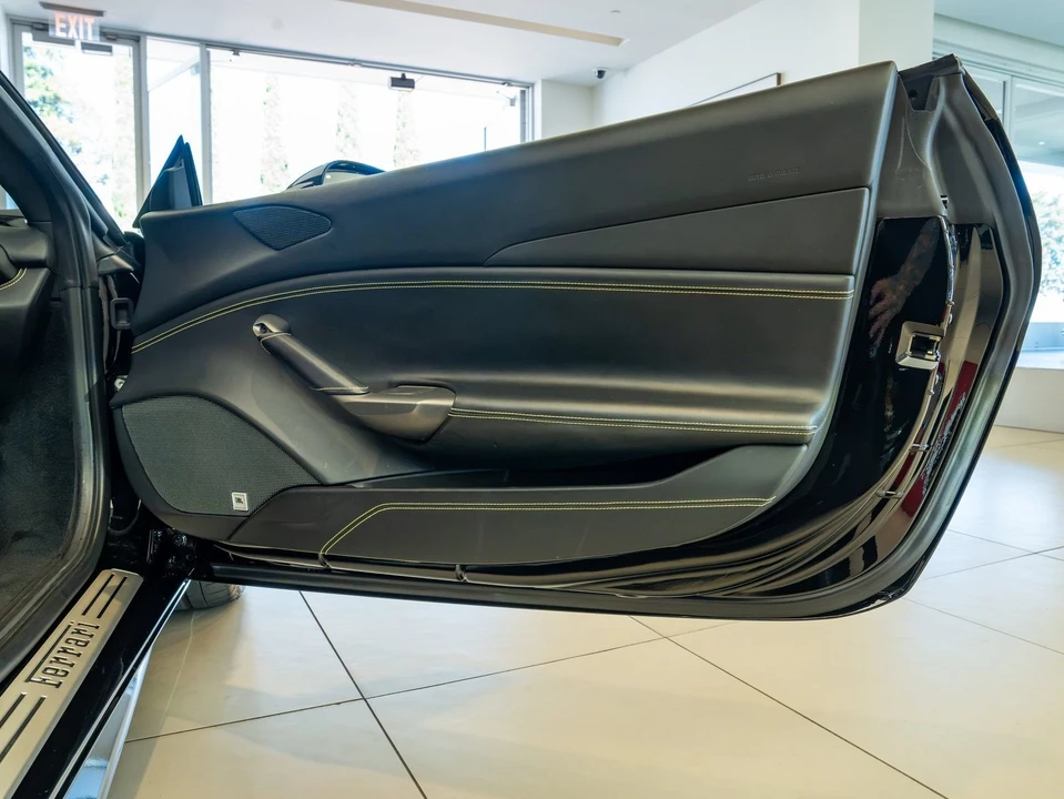 2018 Ferrari 488 Spider - Image 21 of 31