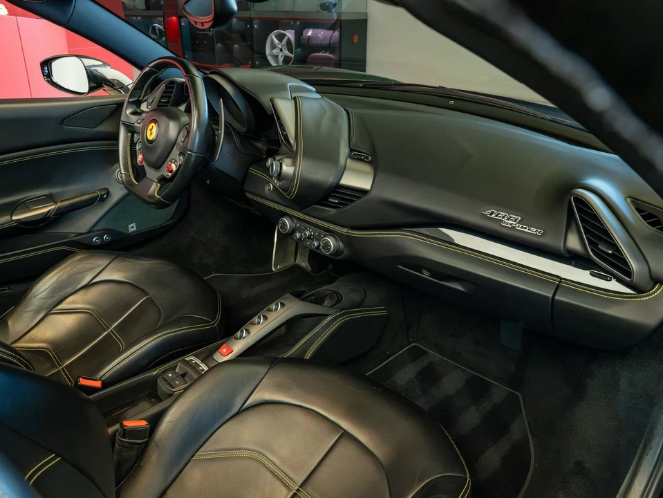 2018 Ferrari 488 Spider - Image 17 of 31