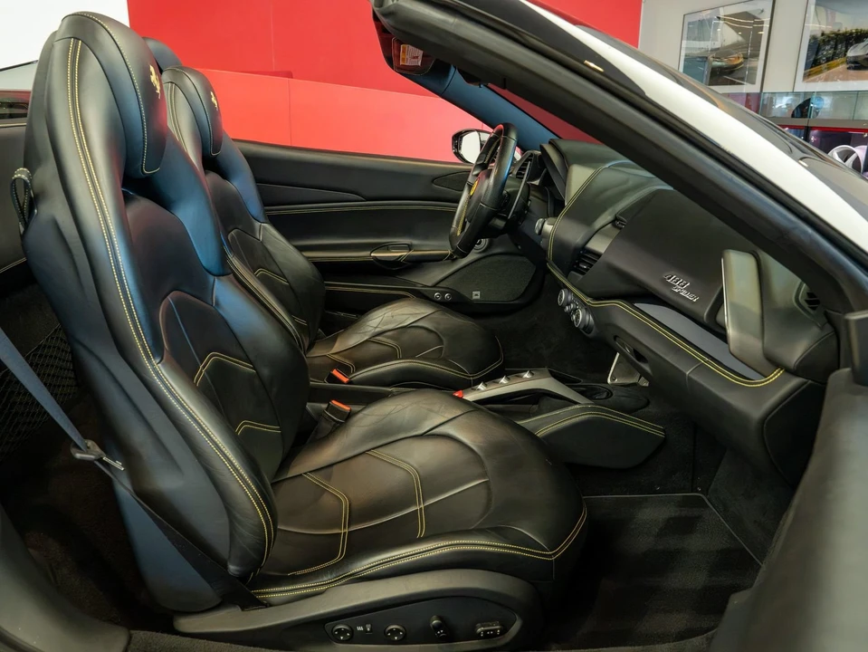 2018 Ferrari 488 Spider - Image 18 of 31