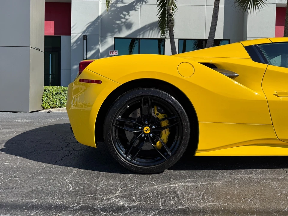 2018 Ferrari 488 Spider - Image 5 of 21