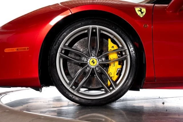 2018 Ferrari 488 Spider - Image 18 of 31
