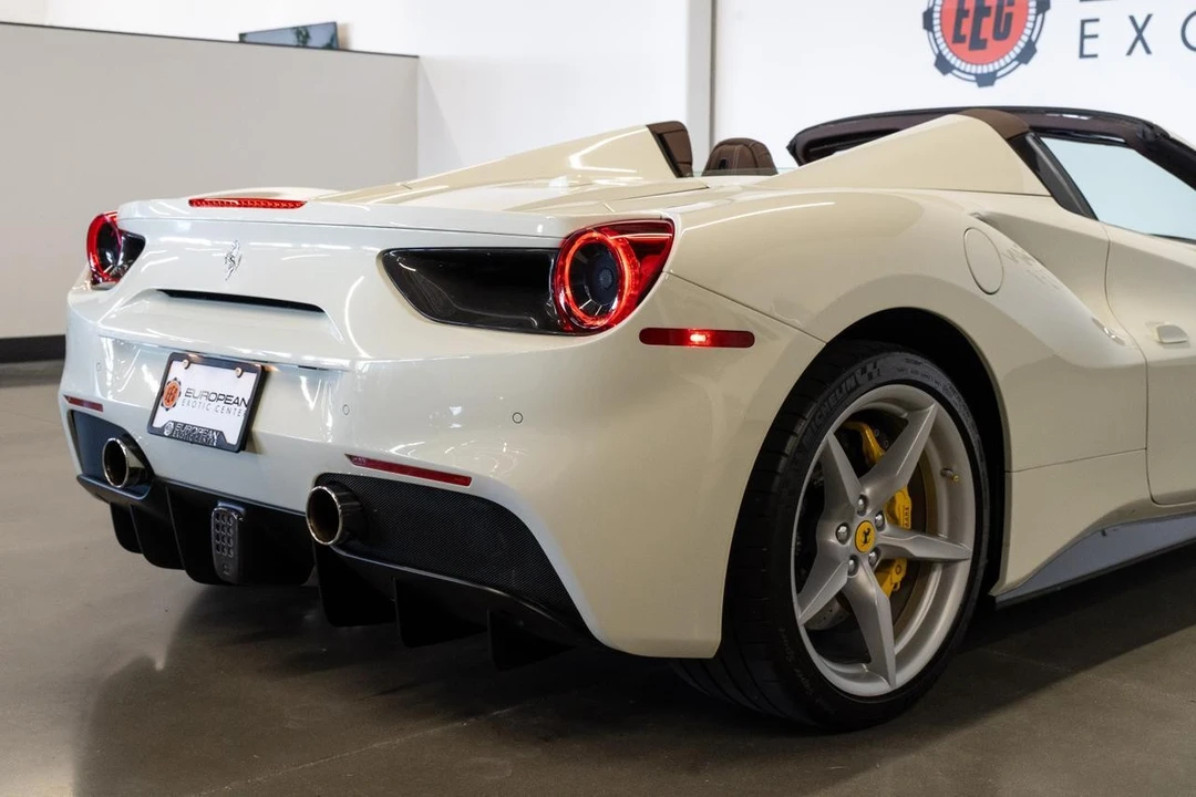 2018 Ferrari 488 Spider - Image 14 of 21
