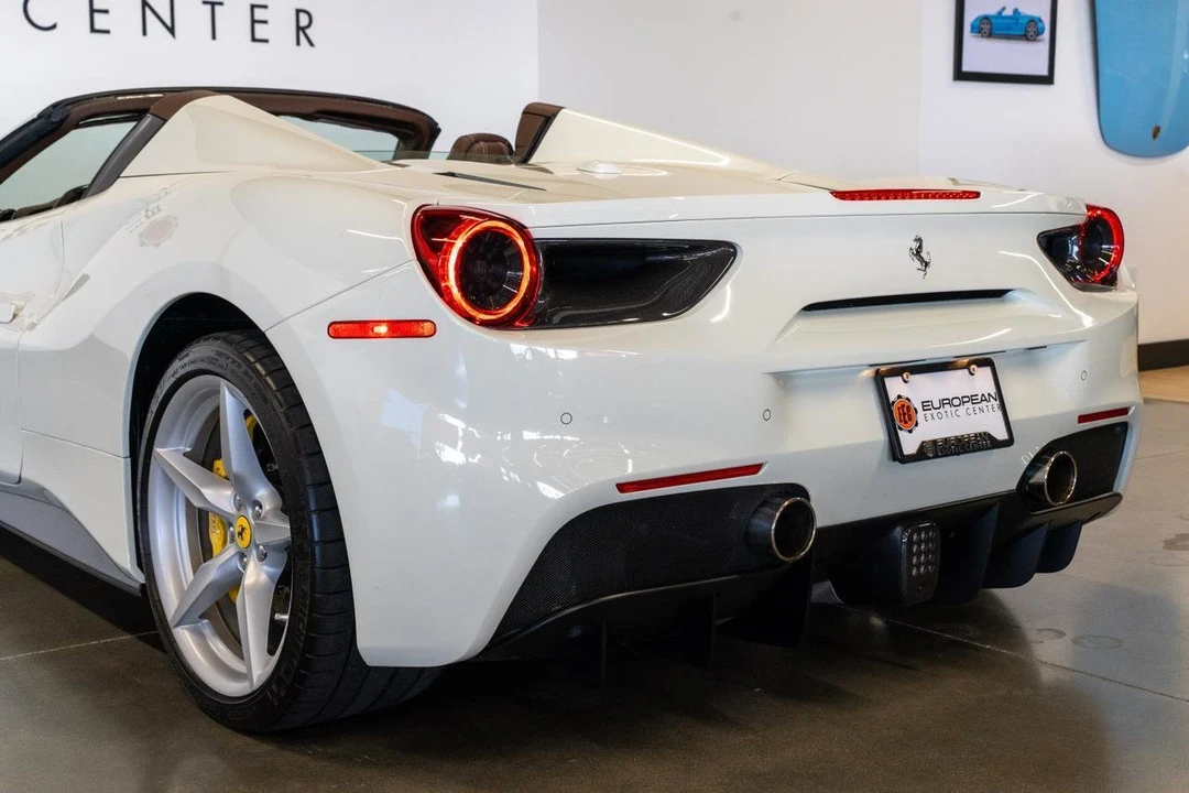 2018 Ferrari 488 Spider - Image 15 of 31