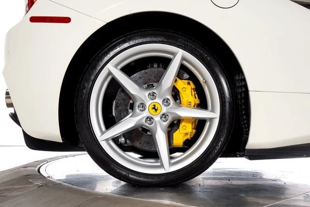 2018 Ferrari 488 Spider - Image 20 of 31
