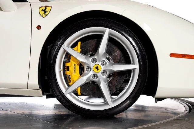 2018 Ferrari 488 Spider - Image 21 of 31
