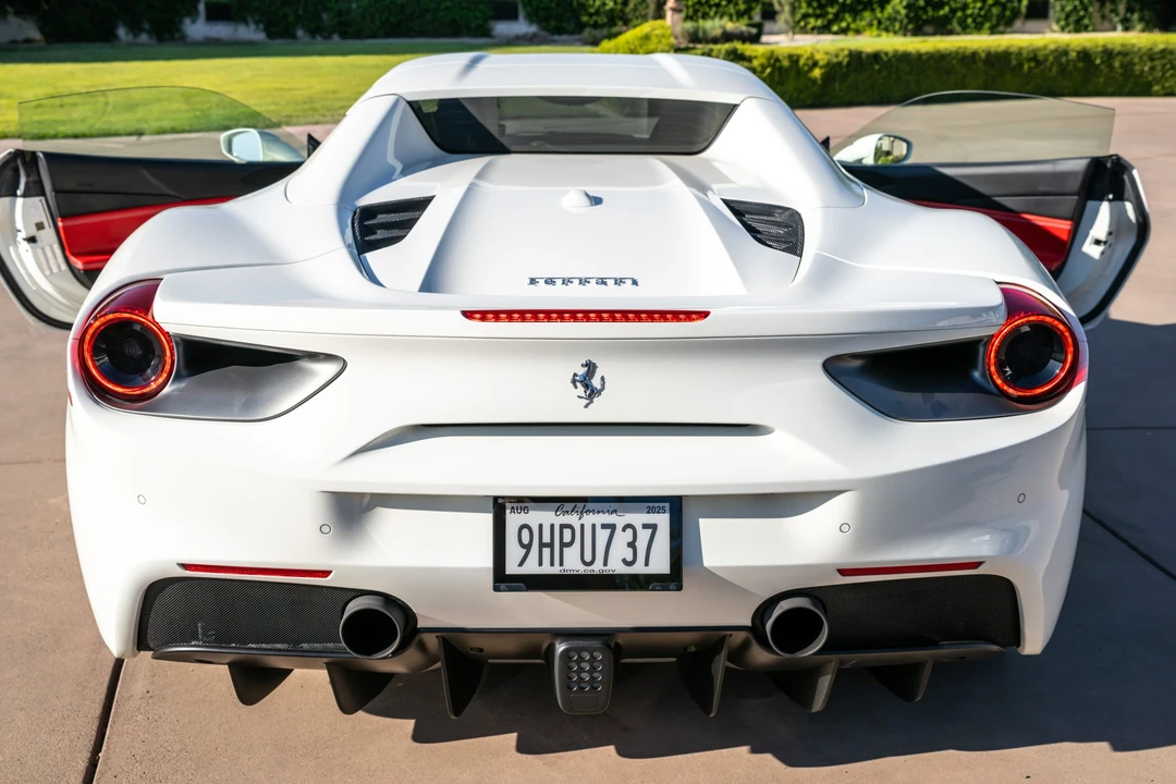 2018 Ferrari 488 Spider - Image 11 of 31