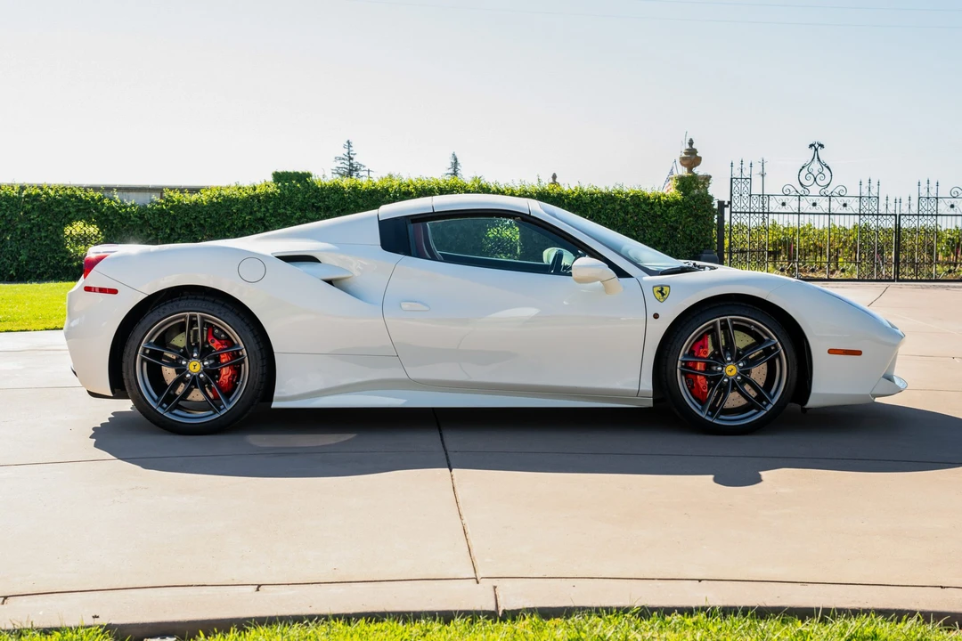 2018 Ferrari 488 Spider - Image 5 of 31