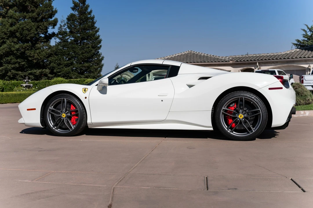2018 Ferrari 488 Spider - Image 9 of 31