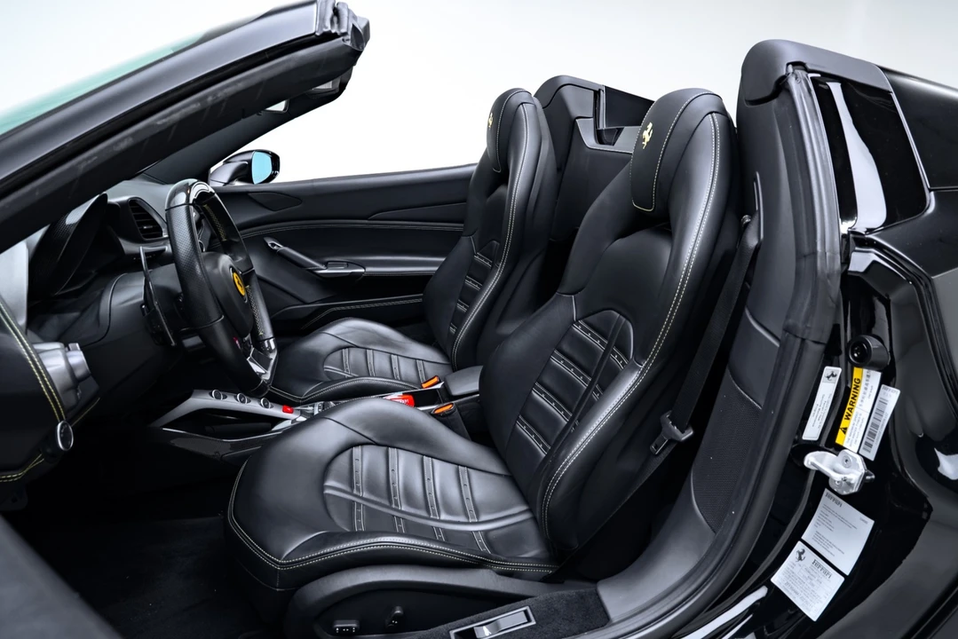 2018 Ferrari 488 Spider - Image 25 of 31
