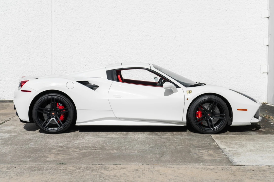 2018 Ferrari 488 Spider - Image 16 of 31