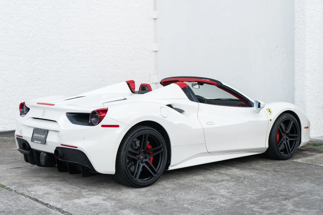 2018 Ferrari 488 Spider - Image 11 of 31