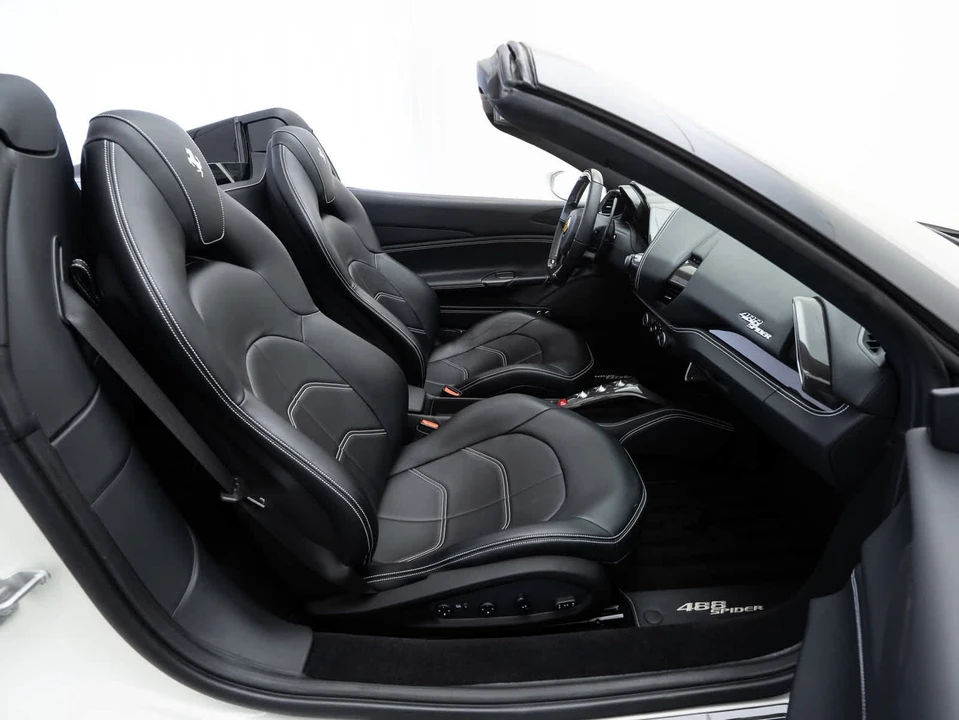 2018 Ferrari 488 Spider - Image 10 of 31