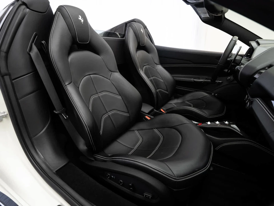 2018 Ferrari 488 Spider - Image 14 of 31