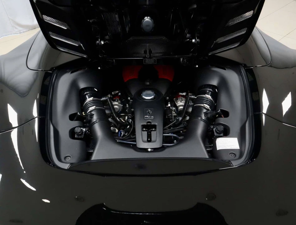 2018 Ferrari 488 Spider - Image 14 of 31