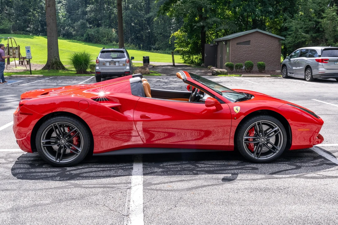 2018 Ferrari 488 Spider - Image 12 of 31