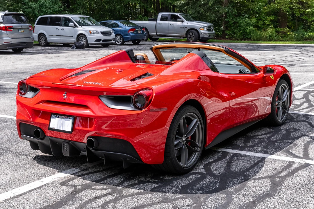 2018 Ferrari 488 Spider - Image 11 of 31