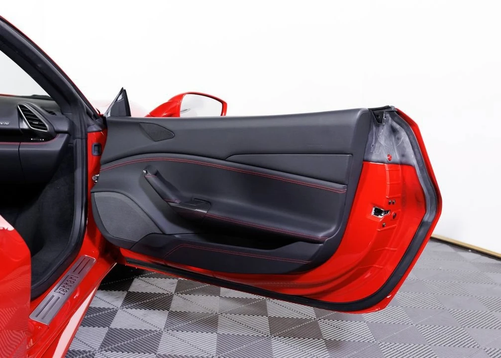 2018 Ferrari 488 Spider - Image 23 of 30