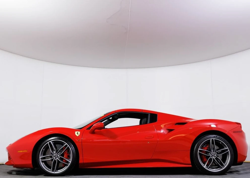 2018 Ferrari 488 Spider - Image 8 of 30
