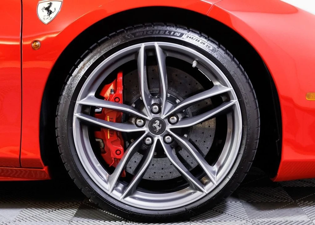 2018 Ferrari 488 Spider - Image 11 of 30