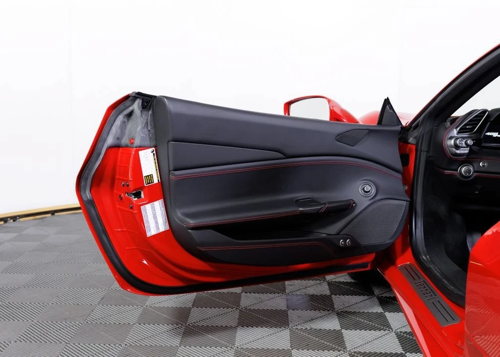 2018 Ferrari 488 Spider - Image 21 of 30