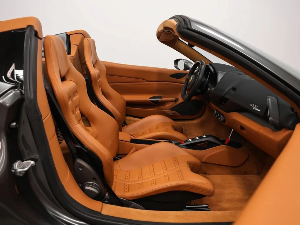 2018 Ferrari 488 Spider - Image 21 of 31