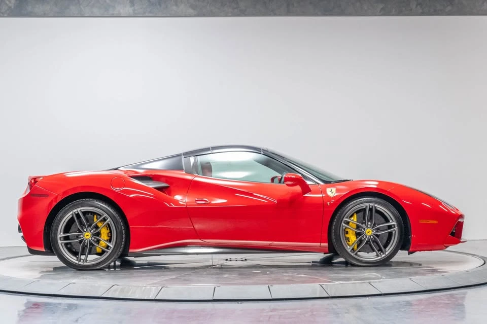 2018 Ferrari 488 Spider - Image 11 of 17