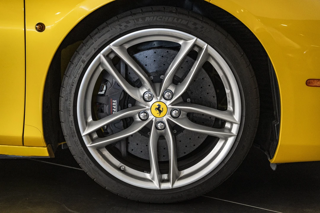 2018 Ferrari 488 Spider - Image 27 of 31